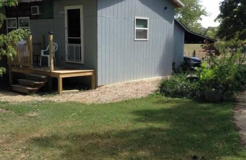 Springfield Cabin | Cozy cabin in charming Rogersville area with WiFi, AC. Rural
