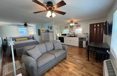 Bon Secour Cabin | Cozy cabin in charming Bon Secour across from Bon Secour River