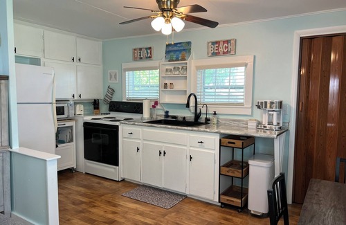 Bon Secour Cabin | Cozy cabin in charming Bon Secour across from Bon Secour River
