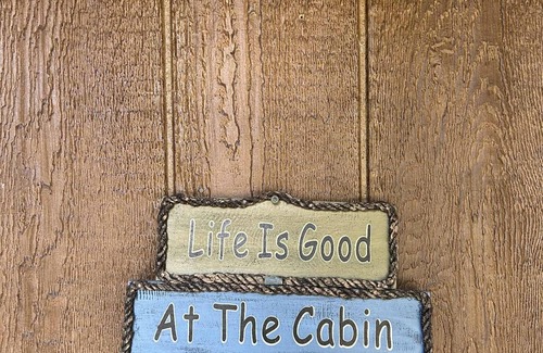 Murchison Cabin | Cozy cabin in gated Lake community.