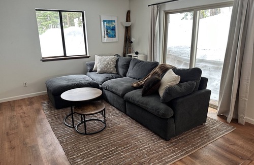 Truckee House | Cozy Cabin in North Tahoe