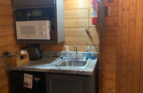 Hayward Cabin | Cozy cabin in the heart of Hayward!