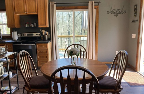 Goreville Cabin | Cozy Cabin in the Woods ,Pet-Friendly! Treehouse feel on the large deck! Pool!