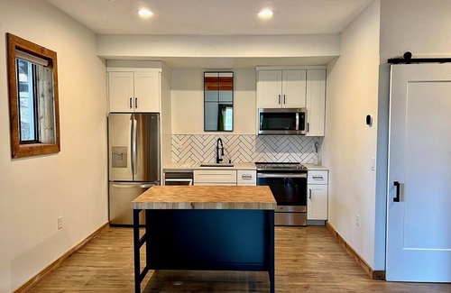 Summit Park Cabin | Cozy cabin in the woods fit for all outdoor enthusiasts!