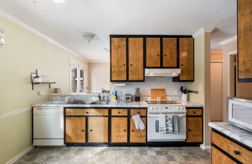 Massanutten Cabin | Cozy Cabin Minutes from Ski Slope and Water Park!