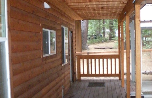 Fish Camp House | Cozy Cabin minutes from Yosemite
