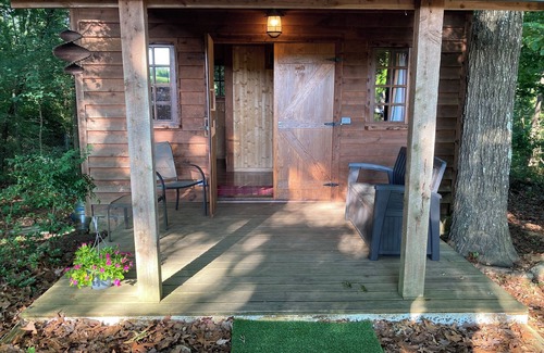 Central Cabin | Cozy cabin near Clemson, Duke Energy and Lakes Hartwell and Keowee