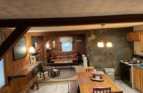 Sigel Cabin | Cozy Cabin Near Cook Forest and Clear Creek State Parks