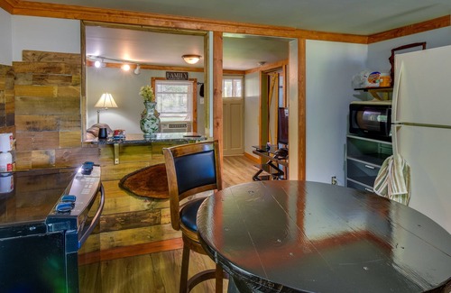 Anderson Cabin | Cozy Cabin Near Lake Hartwell & Clemson University