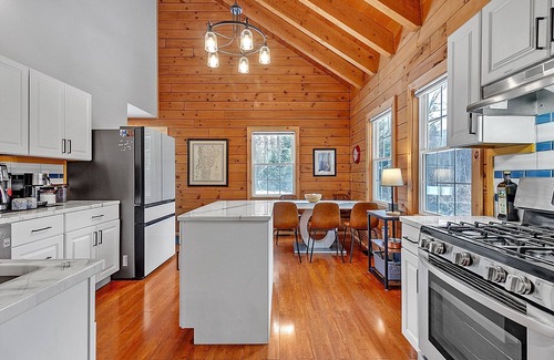 Warren Cabin | Cozy cabin near Sugarbush w/porch