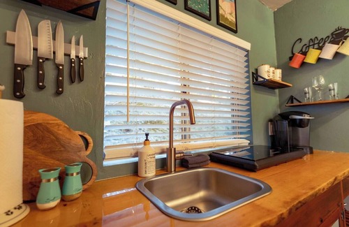 Oakhurst House | Cozy Cabin Near Yosemite & Corlieu Falls
