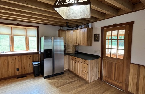 Mineral Point Cabin | Cozy cabin nestled in the hills of SW Wisconsin near the Cheese Country Trail!