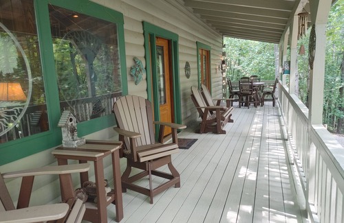 Blairsville Cabin | Cozy Cabin on 4 acres of fun! Pavilion, Firepit, Swing, Walking trail to creek!