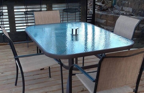 Osage Beach Cabin | Cozy Cabin on the Lake! Sleeps 2 @ Jacks Shack!