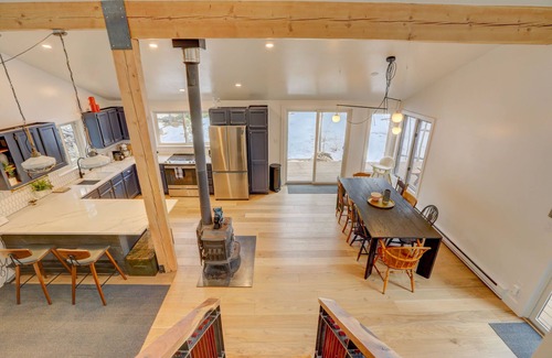 Idaho Springs Cabin | Cozy Cabin on the River Hot Tub Beach