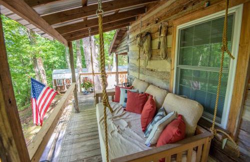 Fleetwood House | Cozy Cabin Overlooking Close to Boone and West Jefferson