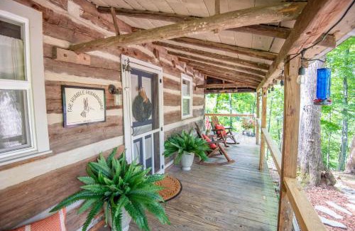 Fleetwood House | Cozy Cabin Overlooking Close to Boone and West Jefferson