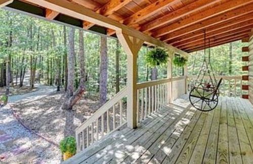 Snellville Cabin | **Cozy Cabin Perfect for Large Groups and Events**