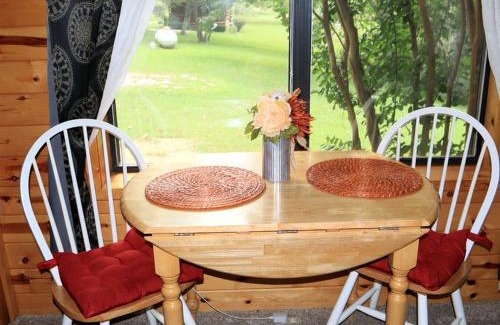 Eureka Springs House | Cozy Cabin Retreat Close to Rivers and Lakes in Eureka Springs, Arkansas