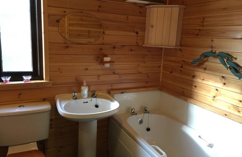 Rowardennan Cabin | Cozy cabin retreat on the bonnie banks of Loch Lomond.