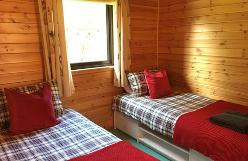 Rowardennan Cabin | Cozy cabin retreat on the bonnie banks of Loch Lomond.