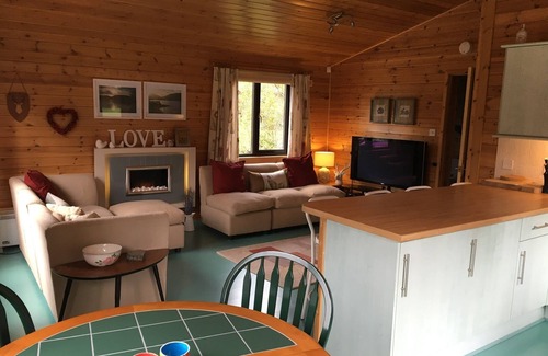 Rowardennan Cabin | Cozy cabin retreat on the bonnie banks of Loch Lomond.