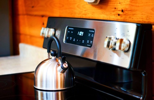 Blue Ridge Cabin | Cozy Cabin Retreat - Hot Tub, Fireplace & Fire Pit - Minutes from Blue Ridge