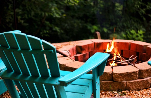 Blue Ridge Cabin | Cozy Cabin Retreat - Hot Tub, Fireplace & Fire Pit - Minutes from Blue Ridge