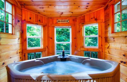 Blue Ridge House | Cozy Cabin Retreat - Hot Tub, Fireplace & Fire Pit