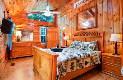 Blue Ridge House | Cozy Cabin Retreat - Hot Tub, Fireplace & Fire Pit