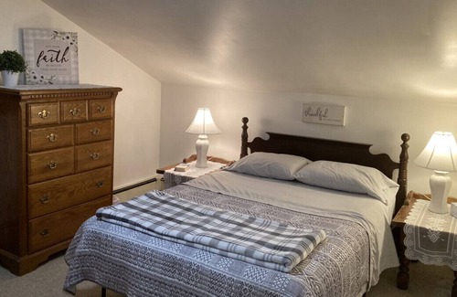 Tyrone House | Cozy Cabin--Sinking Valley Retreat Suite 3