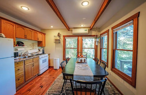 Milford Cabin | Cozy Cabin Steps from the Delaware River