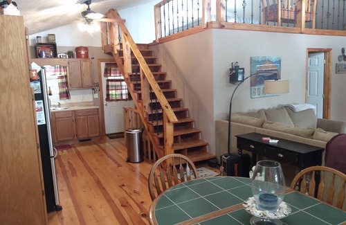 Allons House | Cozy cabin tucked in the woods less than 5 miles from Willow Grove Marina.