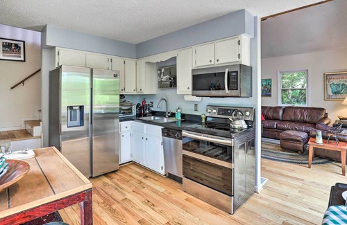 Weaverville Cabin | Cozy Cabin w/ Mtn Views, - 7 Mi to Weaverville!