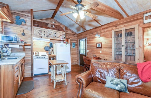 Lake Toxaway Cabin | Cozy Cabin w/Pickleball and Tennis On Site