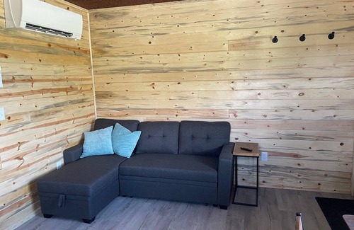 Cody Cabin | Cozy cabin with 1 bedroom, 1 bath wifi and ac in beautiful Cody Wy.