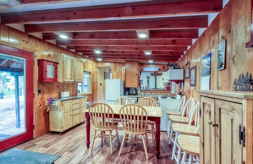 McCall Cabin | Cozy cabin with 2 fireplaces & firepit - short drive to Payette Lake