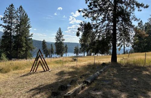 Coeur d'Alene House | Cozy Cabin with Coeur d'Alene Lake views