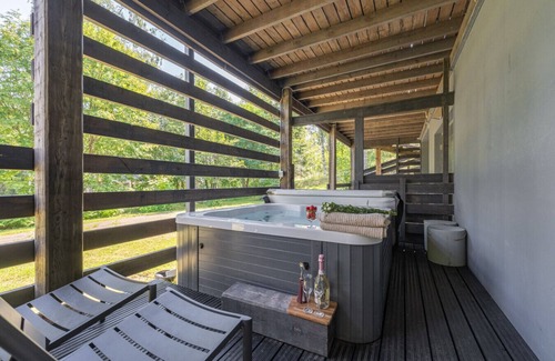 Tahkovuori Cabin | Cozy Cabin with Hot Tub and Private Sauna Close to the Tahko Ski Slopes