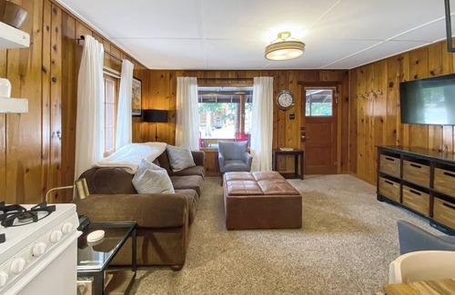 Grand Lake Cabin | Cozy Cabin with Private Sandy Beach! Lemmon Lodge, Grand Lake