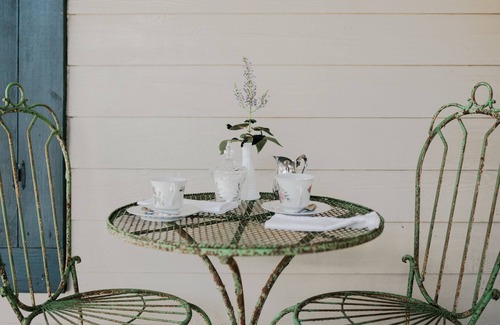 Lafayette Cabin | Cozy Cajun Cabin two blocks from the Parade Route or Downtown Lafayette