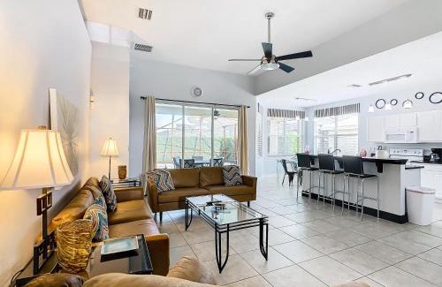 Haines City House | Cozy Calm Cottage