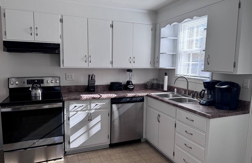 Midtown Cottage | Cozy Camellia Cottage blocks from Downtown Augusta and Augusta National Golf