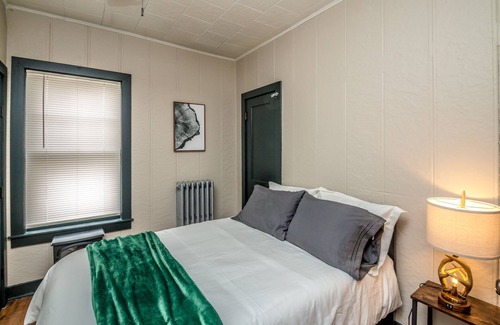 Gorham Apartment | Cozy Camp - Mountain Retreat