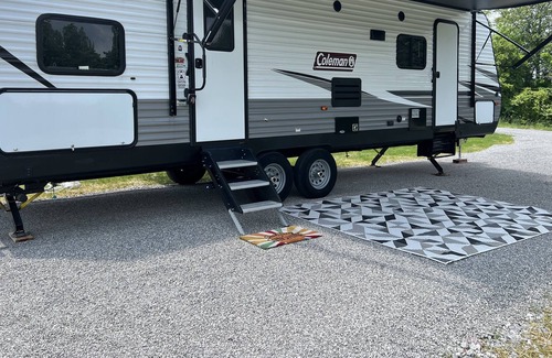 Nancy RV Rental | Cozy camper in the Lake Cumberland area