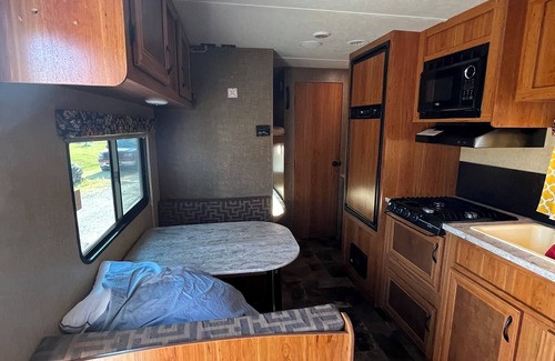 Mitchell RV Rental | Cozy campground in serene Mitchell with WiFi, AC