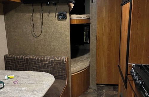 Mitchell RV Rental | Cozy campground in serene Mitchell with WiFi, AC