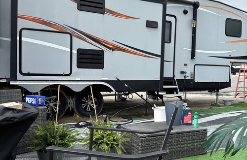 New Tazewell RV Rental | Cozy campground in lovely New Tazewell with WiFi, AC