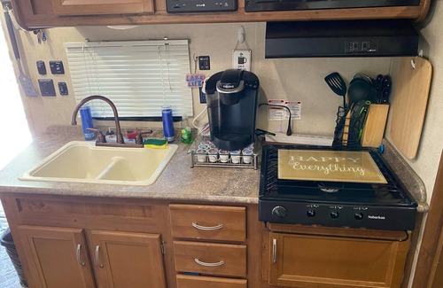 Salt Springs RV Rental | Cozy campground with AC and WiFi in charming Salt Springs Resort