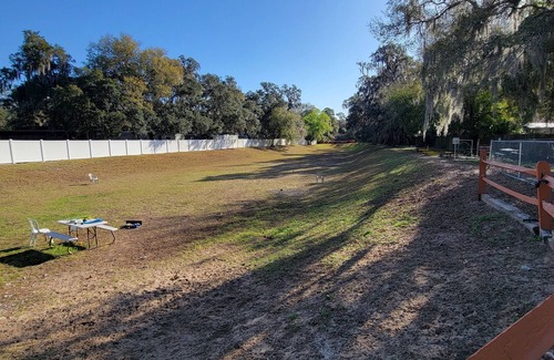 Salt Springs RV Rental | Cozy campground with AC and WiFi in charming Salt Springs Resort